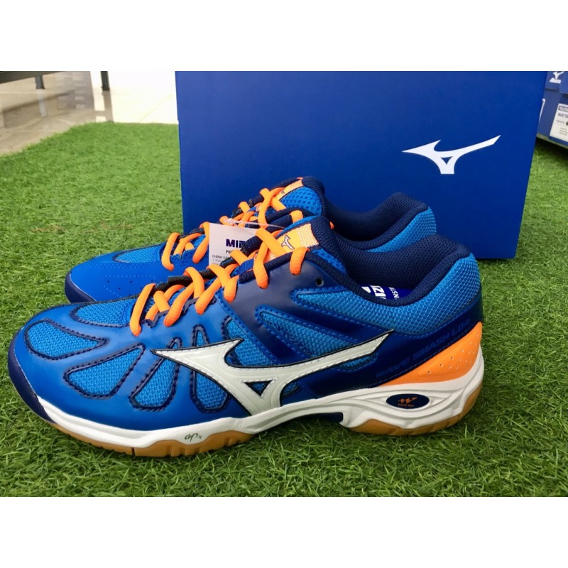 mizuno wave smash lo4